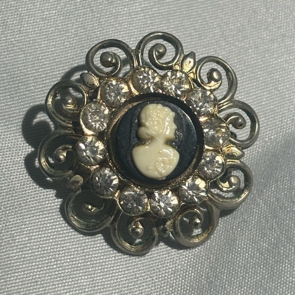 Vintage pins - Picture 2 of 11